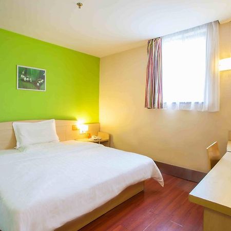 7Days Inn Foshan Qiandeng Lake Nangui Road Subway Station Quarto foto