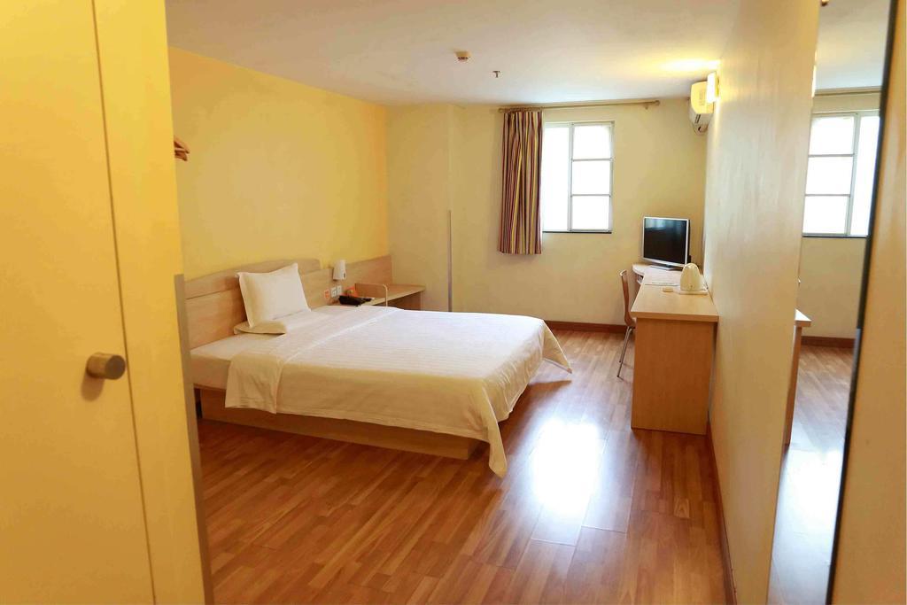 7Days Inn Foshan Qiandeng Lake Nangui Road Subway Station Quarto foto