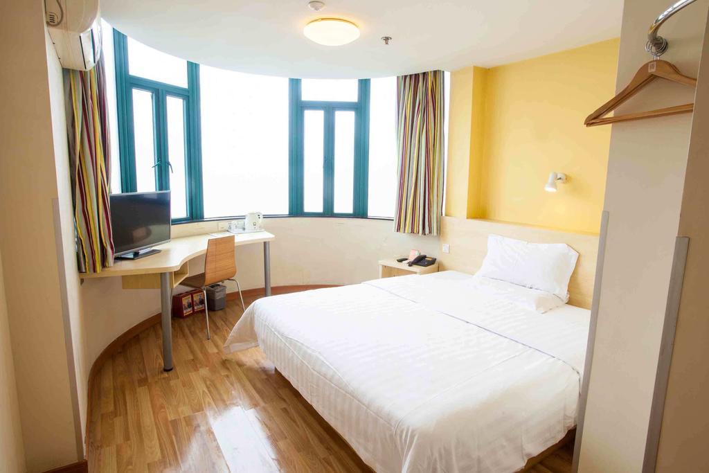 7Days Inn Foshan Qiandeng Lake Nangui Road Subway Station Quarto foto
