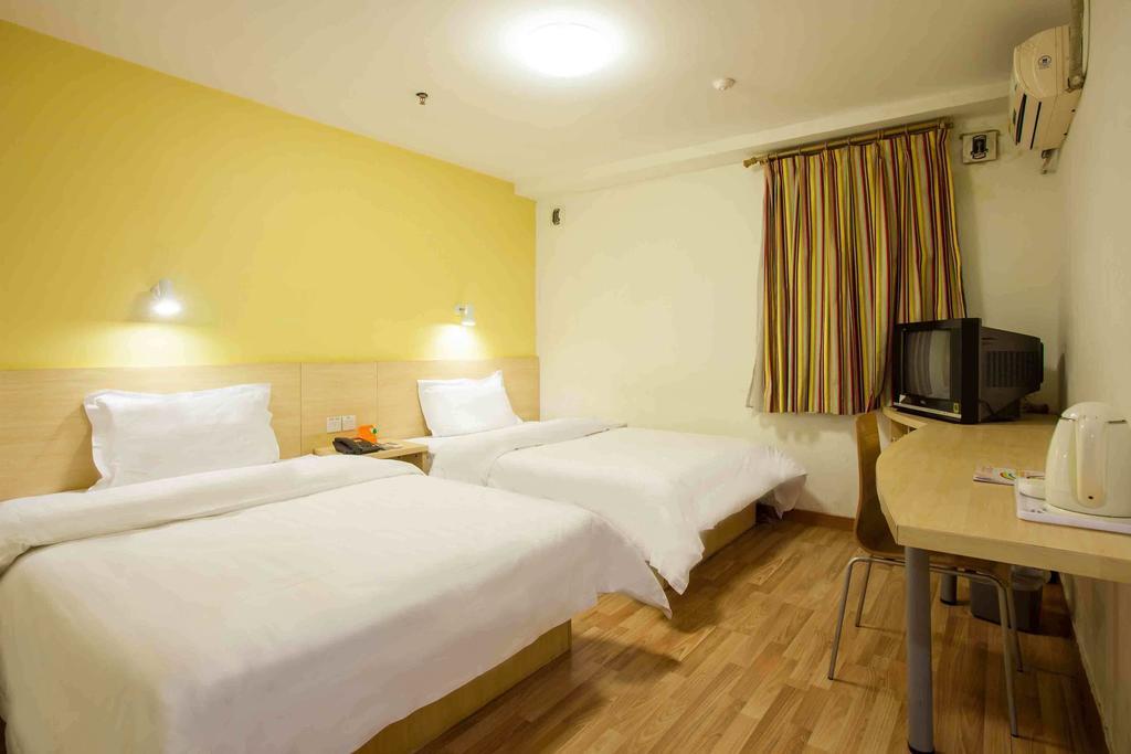 7Days Inn Foshan Qiandeng Lake Nangui Road Subway Station Quarto foto