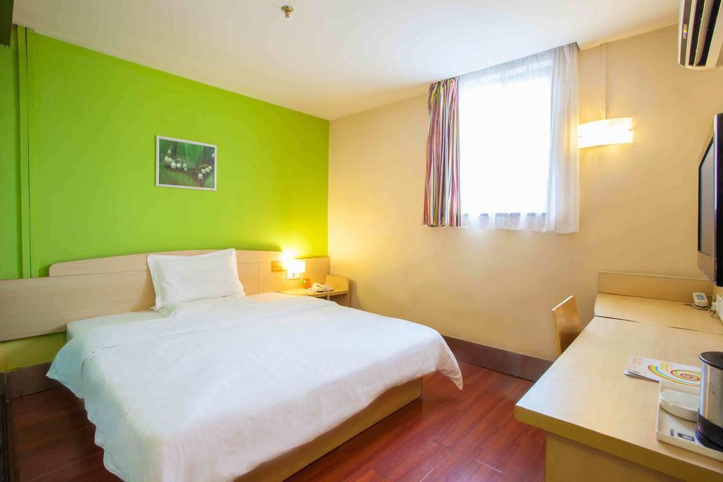 7Days Inn Foshan Qiandeng Lake Nangui Road Subway Station Quarto foto